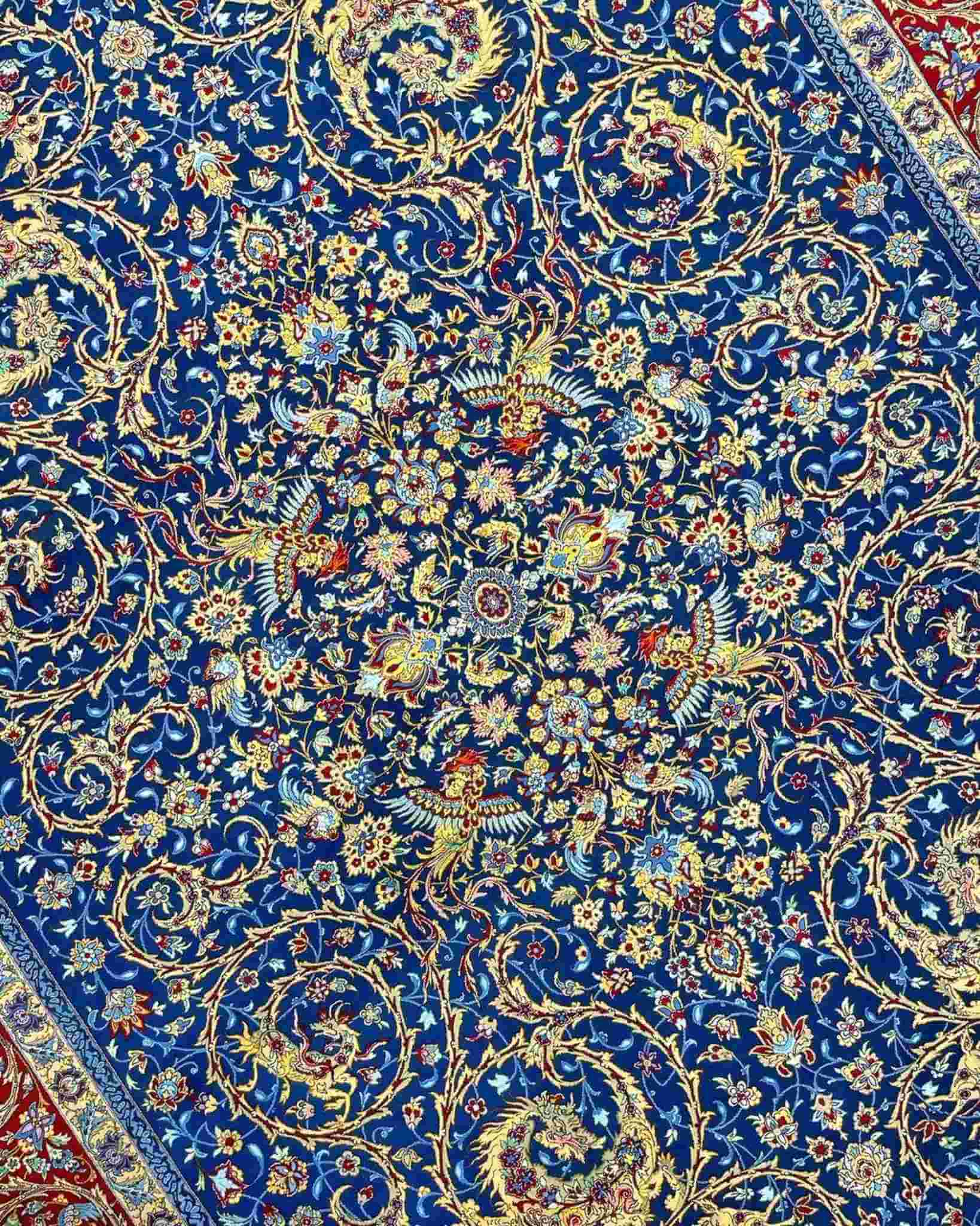 Handmade Oriental Area Rug – Beautiful Persian rug from Isfahan, hand-knotted with silk warp, designed to elevate the aesthetic of your interior space.